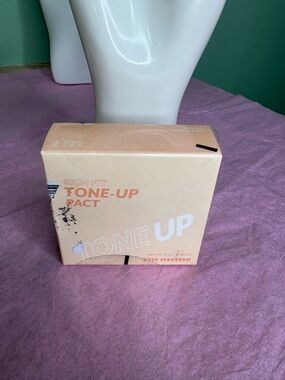 Meme Skin Fit Tone-Up Pact - Peach Beige Box